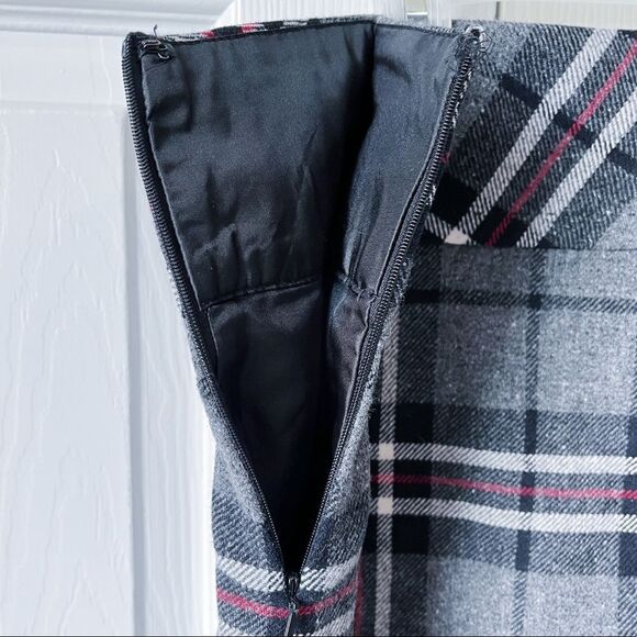 Eddie Bauer Black, Gray, White and Red Plaid Wool Mini Skirt | Women’s Size 6 - Picture 7 of 16